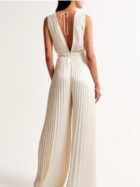 NWT Abercrombie & Fitch Giselle Pleated Jumpsuit - White XXS Petite